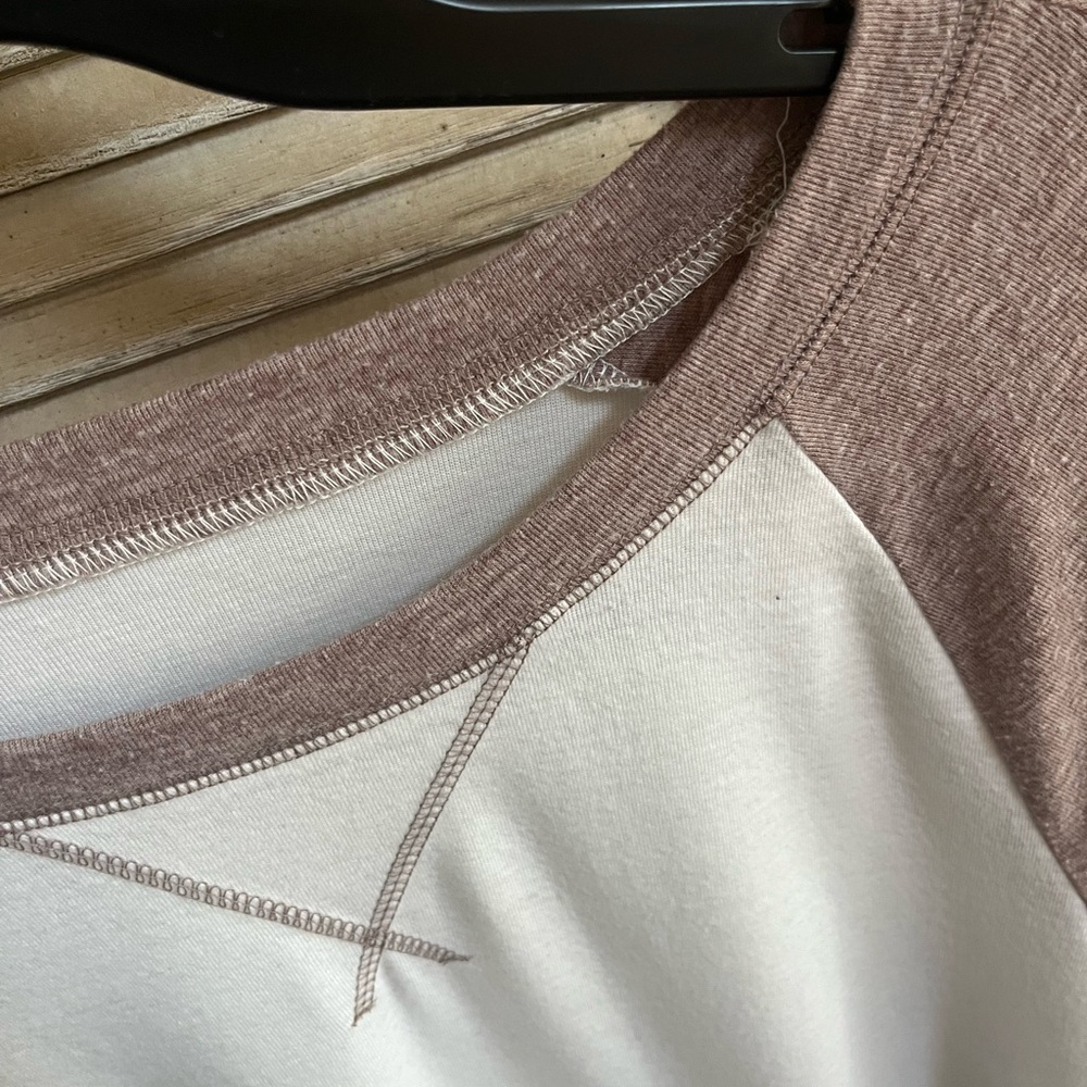 Two-Tone Raglan Long Sleeve Top - Picture 3 of 3